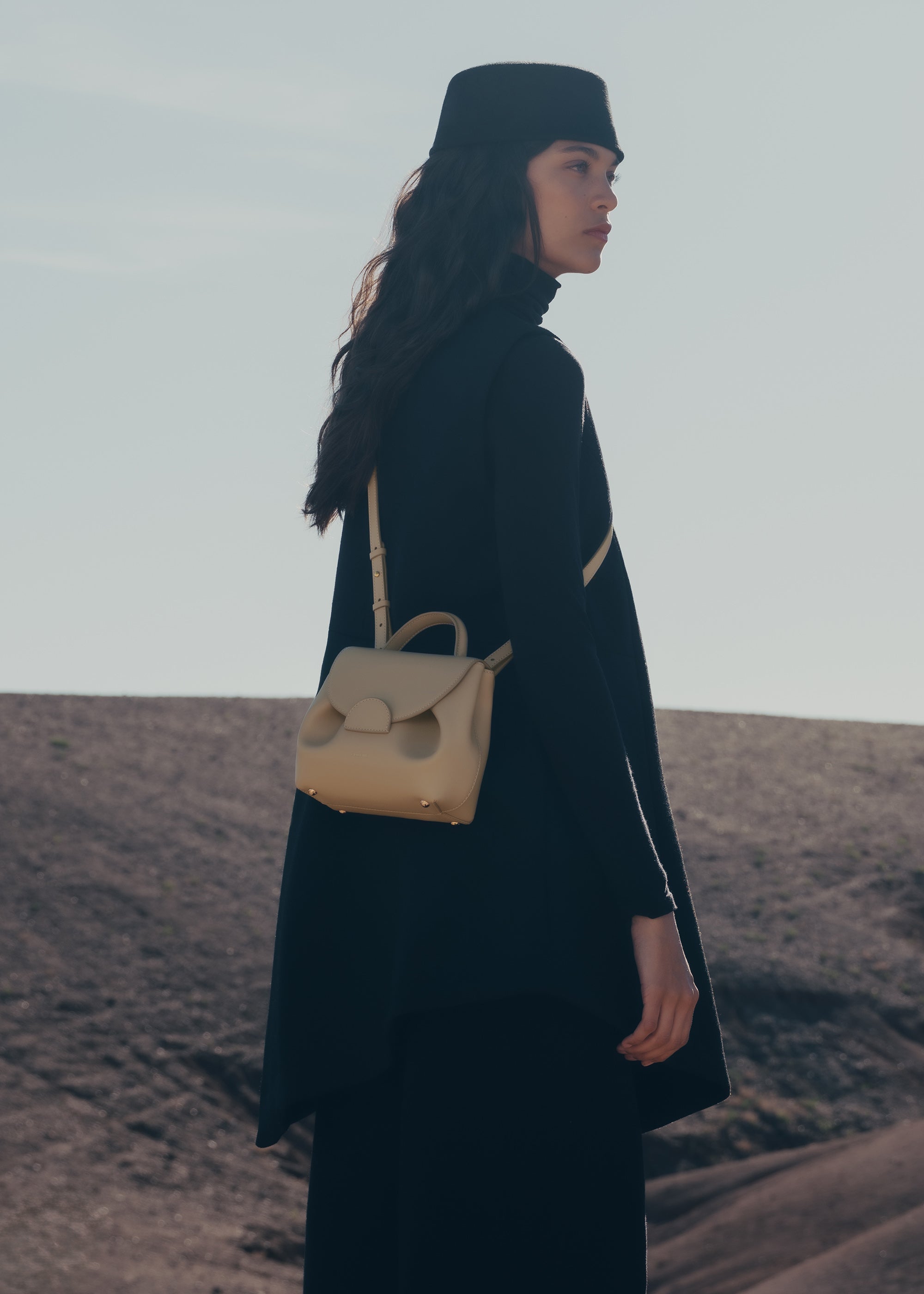 Polène Sac Numéro Un Nano Sable Lisse
