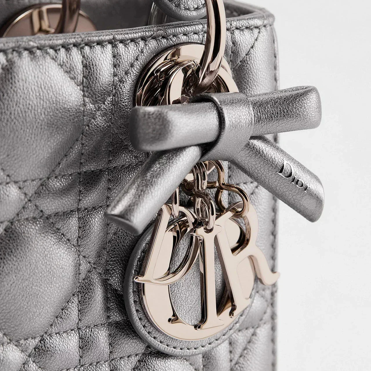 Dior Sac Lady Argentée Mini à chaîne