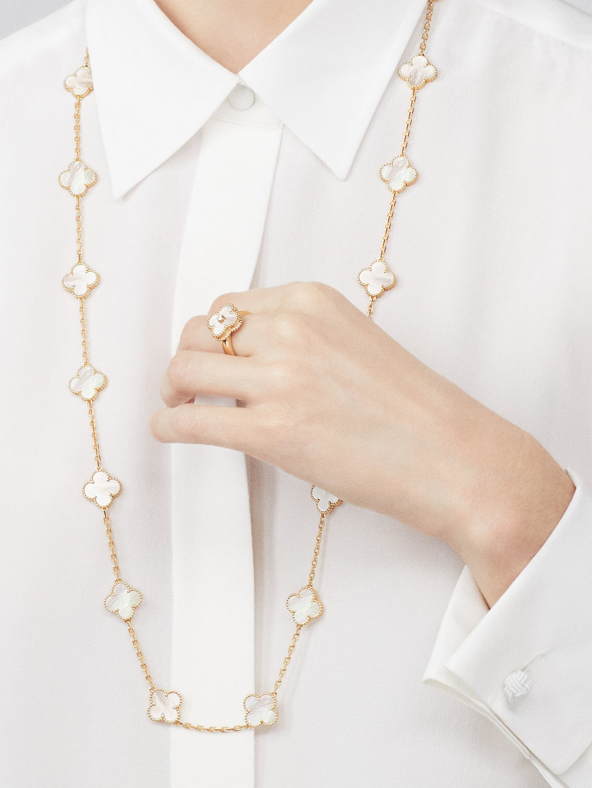 Van Cleef Bague Vintage Alhambra Nacre