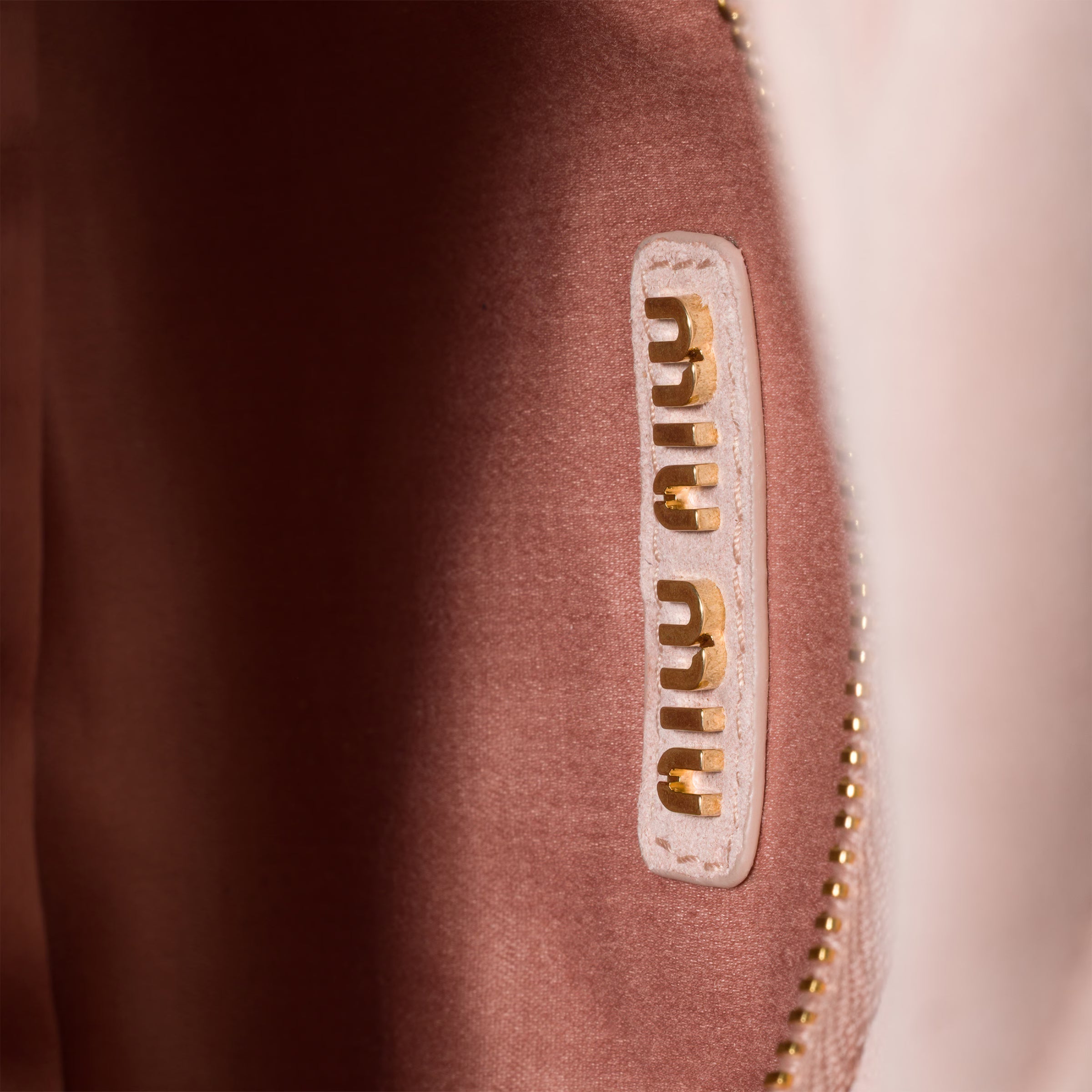 MiuMiu Mini sac Wander en Velours Matelassé Bleu poudre