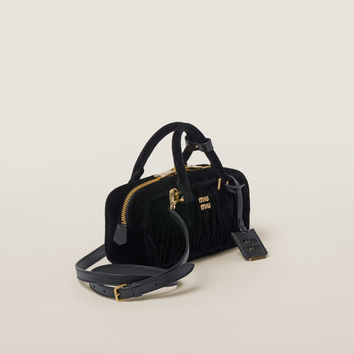 MiuMiu Sac Arcadie en Velours Matelassé Noir